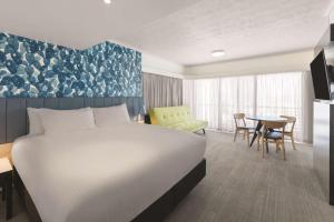 Postel nebo postele na pokoji v ubytování Vibe Hotel Gold Coast