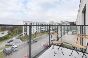 Balkón alebo terasa v ubytovaní Gdynia Nasypowa Apartments with Parking by Noclegi Renters