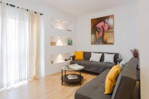Posezení v ubytování Malagaflat Design Apartment 3 Bedrooms City Centre