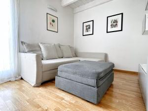 A seating area at UR NEST Santo Stefano