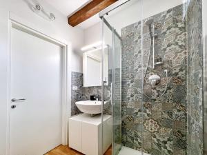 A bathroom at UR NEST Santo Stefano