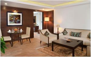 Area soggiorno di Golden Tulip Srinagar