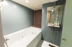 Koupelna v ubytování HOTEL LENITH Seomyeon