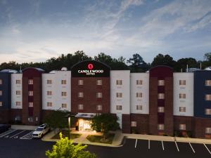 una rappresentazione della parte anteriore di un hotel di Candlewood Suites Apex Raleigh Area, an IHG Hotel ad Apex