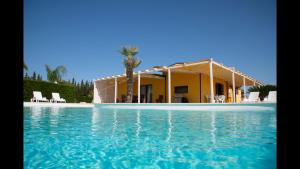 Fotografia z galérie ubytovania Villa with large swimming pool Salento v destinácii Racale