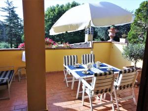 Balkón nebo terasa v ubytování Villa in Marsciano with Pool near Lake Trasimeno