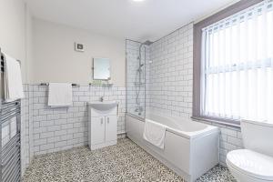 Fotografie z fotogalerie ubytování 3 Bedroom Holiday Home Liverpool v destinaci Liverpool