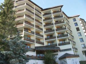 Budova, kde se apartmán nachází + 5 fotografií