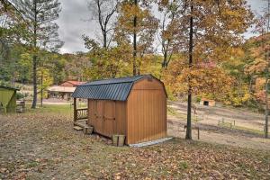 Fotografie z fotogalerie ubytování Rustic Clint Eastwood Ranch Apt by Raystown Lake v destinaci Huntingdon