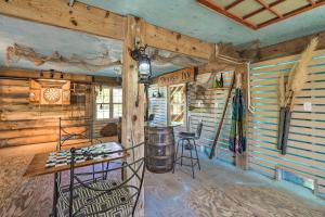 Galeriebild der Unterkunft Lovely Avon Home Walk to Bay and Boat Launch! in Avon