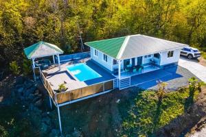 Bazen u ili blizu objekta Magnifique villa piscine, vue mer, 8 km plages