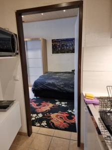Η κουζίνα ή μικρή κουζίνα στο Tante Emma Hongkong +15 φωτογραφίες