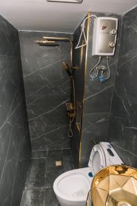 Phòng tắm tại Gonzales Transient House