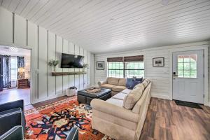 Gallery image of Modern Kilgore Home with Yard about 14 Mi to Lake! in Kilgore