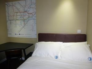 Postel nebo postele na pokoji v ubytování Dreams Hotel