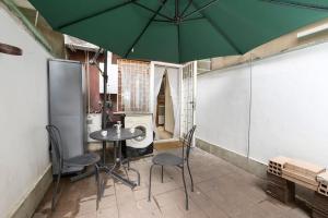 Patio alebo iná vonkajšia časť ubytovania Smiling Loft
