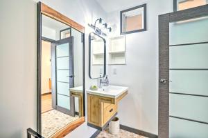 Ένα μπάνιο στο Luxury Spa Retreat Private Courtyard and More!