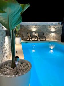 Bazén v ubytovaní Luxury house Atlantico private heated pool alebo v jeho blízkosti