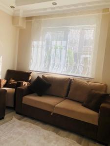 Posezení v ubytování Modern Comfy Cozy and Sunny Flat in Muratpasa Antalya