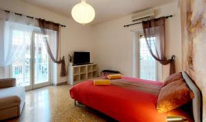 Tempat tidur dalam kamar di Casa Valentina - Beauty apartment with two bedroom near Vatican City