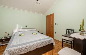 Postel nebo postele na pokoji v ubytování Nice Apartment In Icici