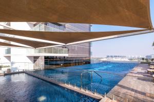 Ảnh trong thư viện ảnh của Immaculate 1BR apartment at Carson C ở Dubai