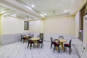 Posezení v ubytování FabHotel Ashok Vihar - Nr North Campus, Delhi University
