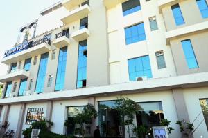 a view of the front of the building at Hotel Yulia- Le Amour Inn in Jaipur