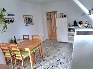 Η κουζίνα ή μικρή κουζίνα στο Ferienwohnung Rosengarten