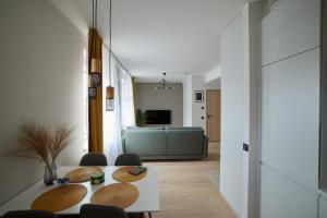 TV a/nebo společenská místnost v ubytování Kastani Apartments
