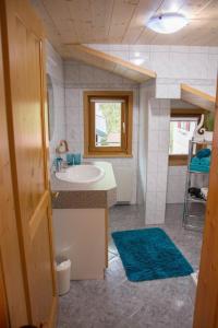 Kúpeľňa v ubytovaní Ferienhaus Mühlstein + 28 fotografií
