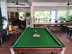 Biliár nebo kulečník v ubytování P5 Angkor Residence