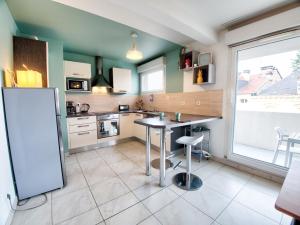 Kuchnia lub aneks kuchenny w obiekcie ☆ L'Exotique ☆ 2 chambres ☆ NETFLIX ☆