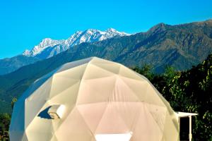 Nespecifikovaný výhled na hory nebo výhled na hory při pohledu z luxury tent