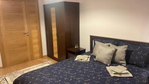 Posteľ alebo postele v izbe v ubytovaní Luxury furnished apartment, near the center Gallery 55