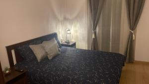 Posteľ alebo postele v izbe v ubytovaní Luxury furnished apartment, near the center Gallery 55