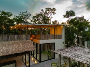 Balkón nebo terasa v ubytování Villa Xuncari en el corazón de la selva Tulum