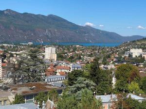Fotografia z galérie ubytovania T2 Bis moderne au dernier étage avec parking à Aix-les-Bains - FR-1-555-69 v destinácii Aix-les-Bains