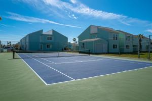 Tennis- og/eller squashfaciliteter på 5 Oclock Somewhere eller i nærheden