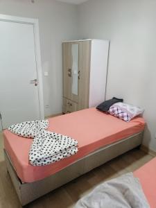 Krevet ili kreveti u jedinici u objektu Two Sweet Rooms With living Terrace Mix