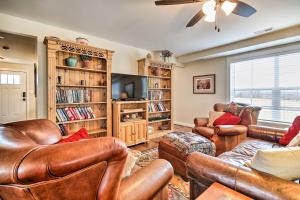 A seating area at Annys Farm House in Round Hill Wine Country!