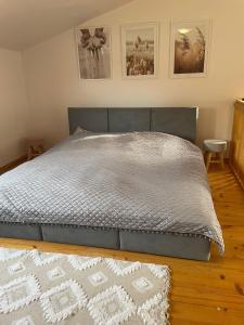 Postel nebo postele na pokoji v ubytování Całoroczny domek rustykalny