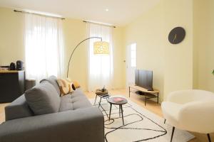 Posedenie v ubytovaní expat renting - Le Barcelone - Compans - Parking