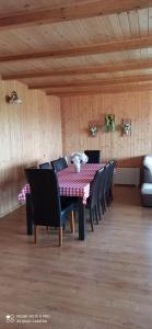 Część wypoczynkowa w obiekcie Chata z widokiem na Babią Górę