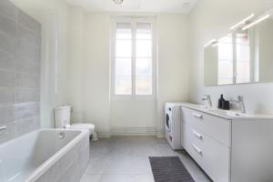 Kúpeľňa v ubytovaní expat renting - Le Barcelone - Compans - Parking