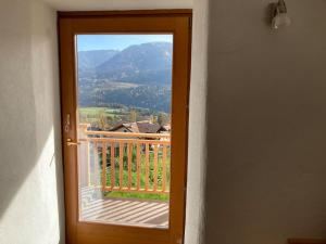 A general mountain view or a mountain view taken from the holiday home