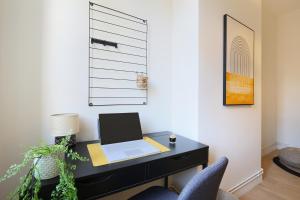 Posedenie v ubytovaní expat renting - Le Barcelone - Compans - Parking