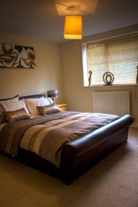 Un ou plusieurs lits dans un hébergement de l'établissement The Lindley Suite – Simple2let Serviced Apartments