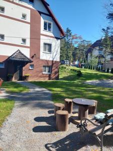 O edifício onde o apartamento está situado