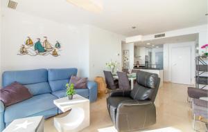 Χώρος καθιστικού στο Lovely Apartment In Torrevieja